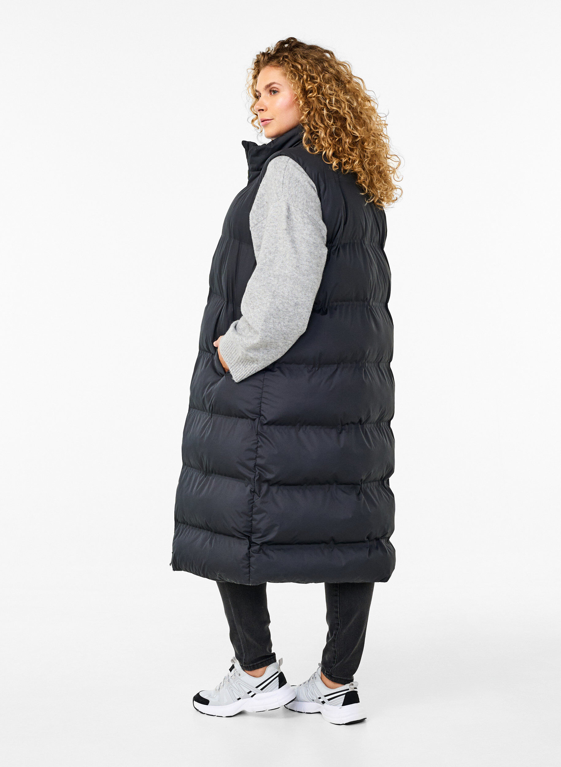 ZizziLang vest med lommer og toveis glidel&aring;s, Svart, Model image number 1