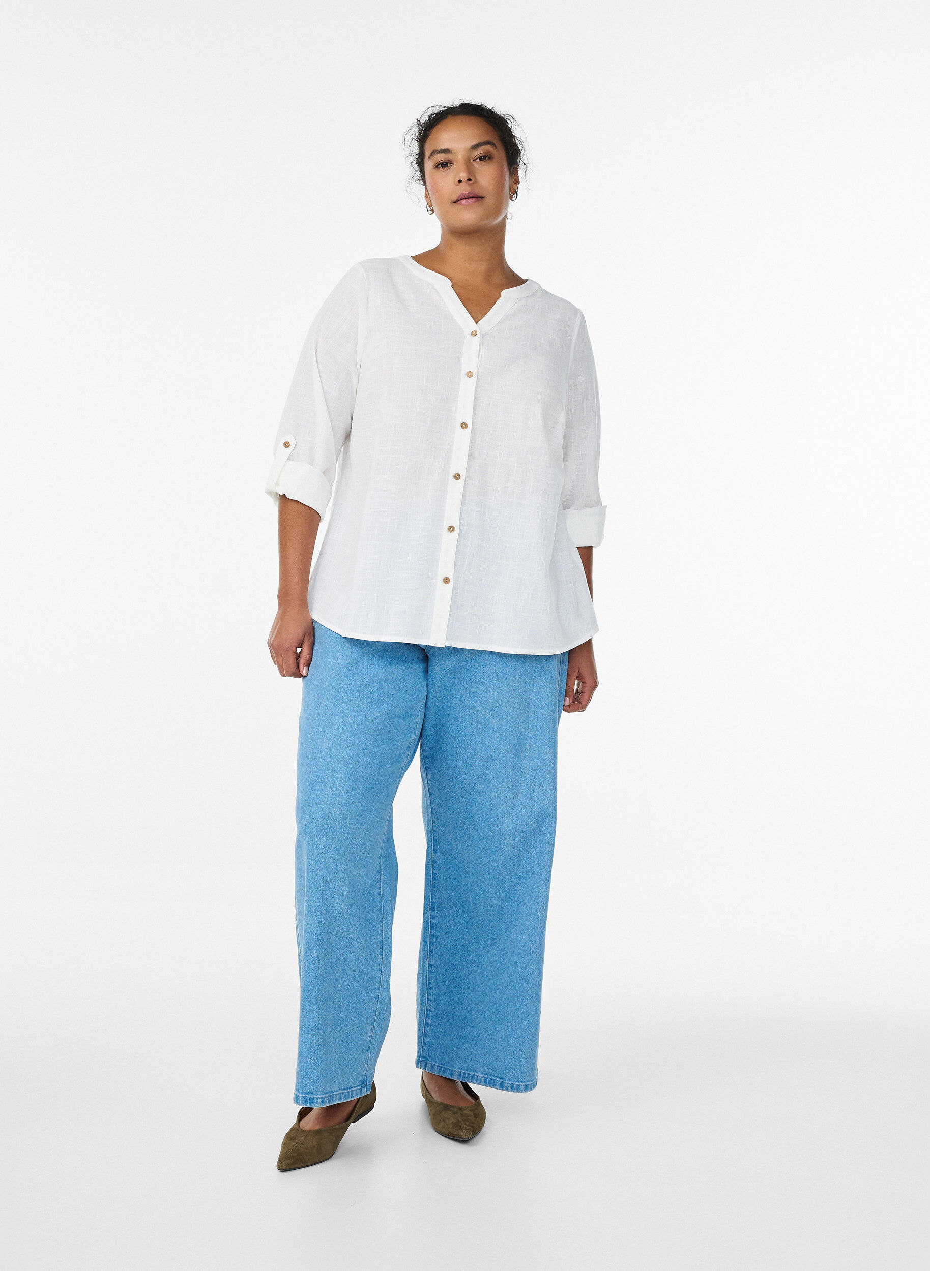 Zizzi Bluse i bomull med V-hals, Hvit, Model image number 1