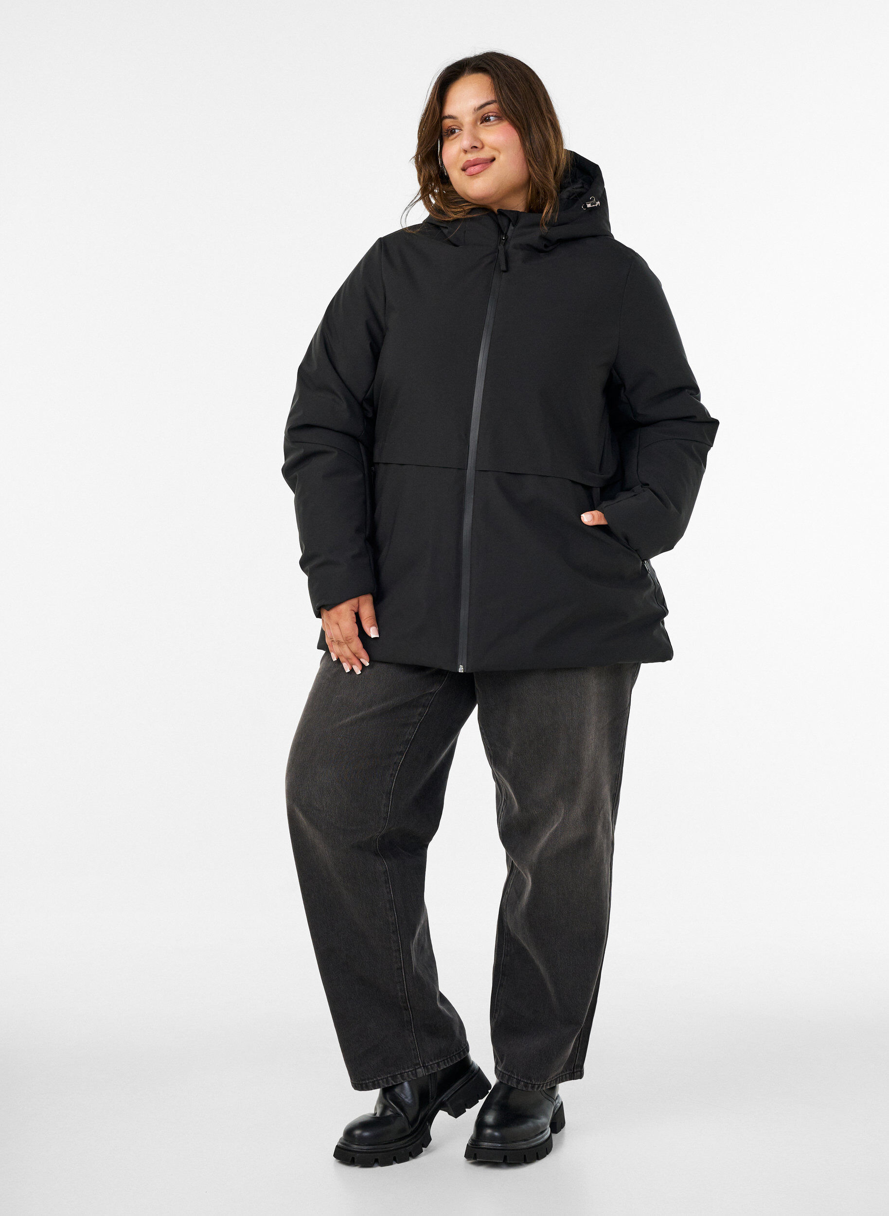 ZizziVinterjakke med hette og justerbar midje, Svart, Model image number 1