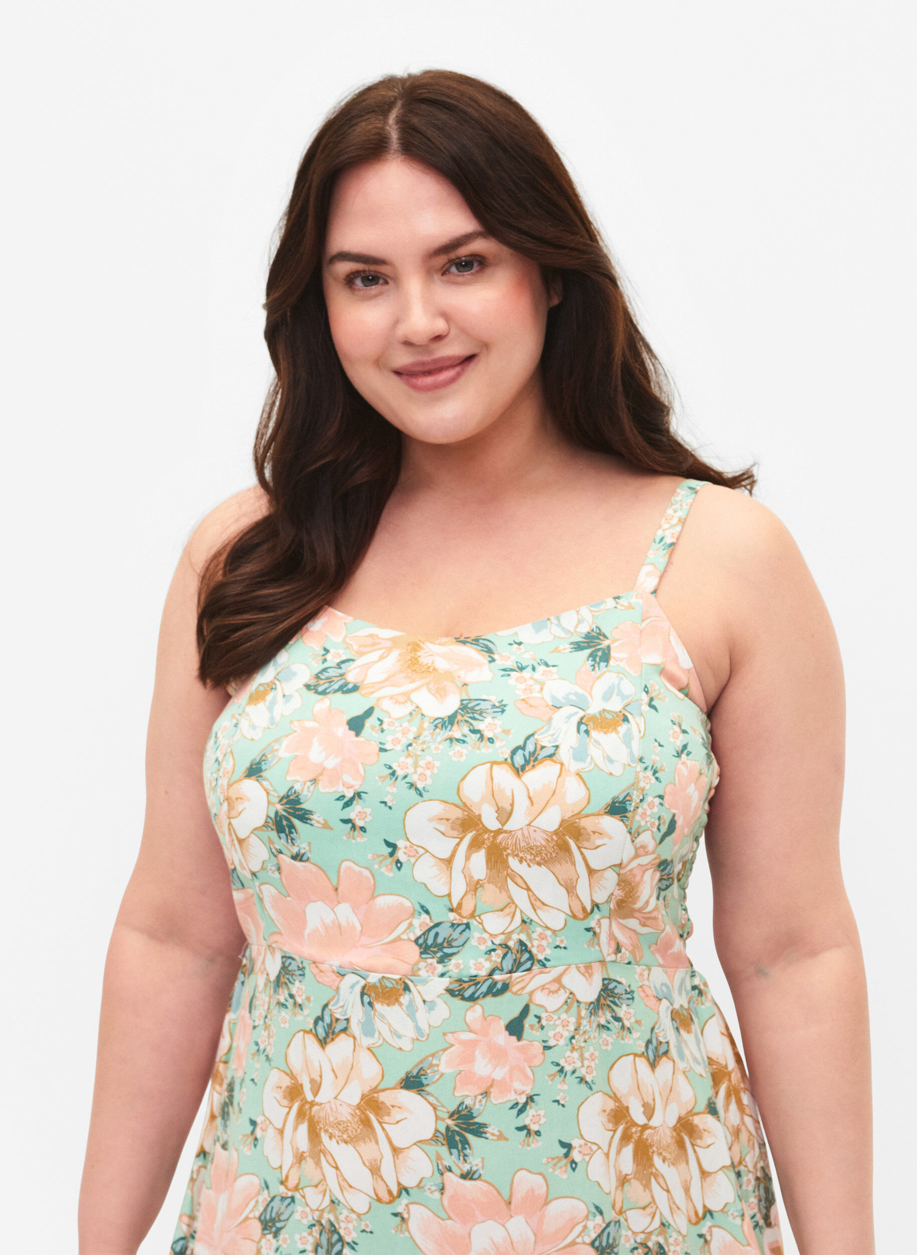 Zizzi Blomstrete kjole med stropper i viskose med smock, Green Flower, Model image number 2