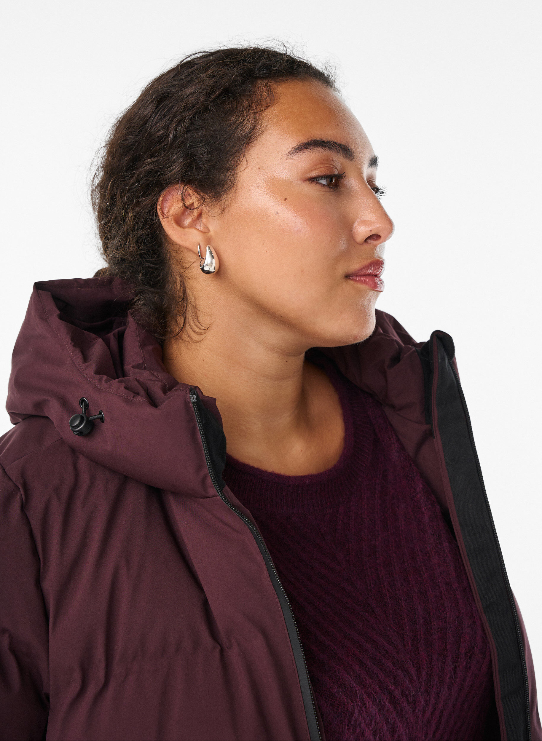 ZizziLang vinterk&aring;pe med hette, M&oslash;rk Bordeaux, Model image number 2