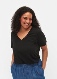 Kortermet T-skjorte med V-hals, Svart Kortermet T-skjorte med V-hals, Svart, Model