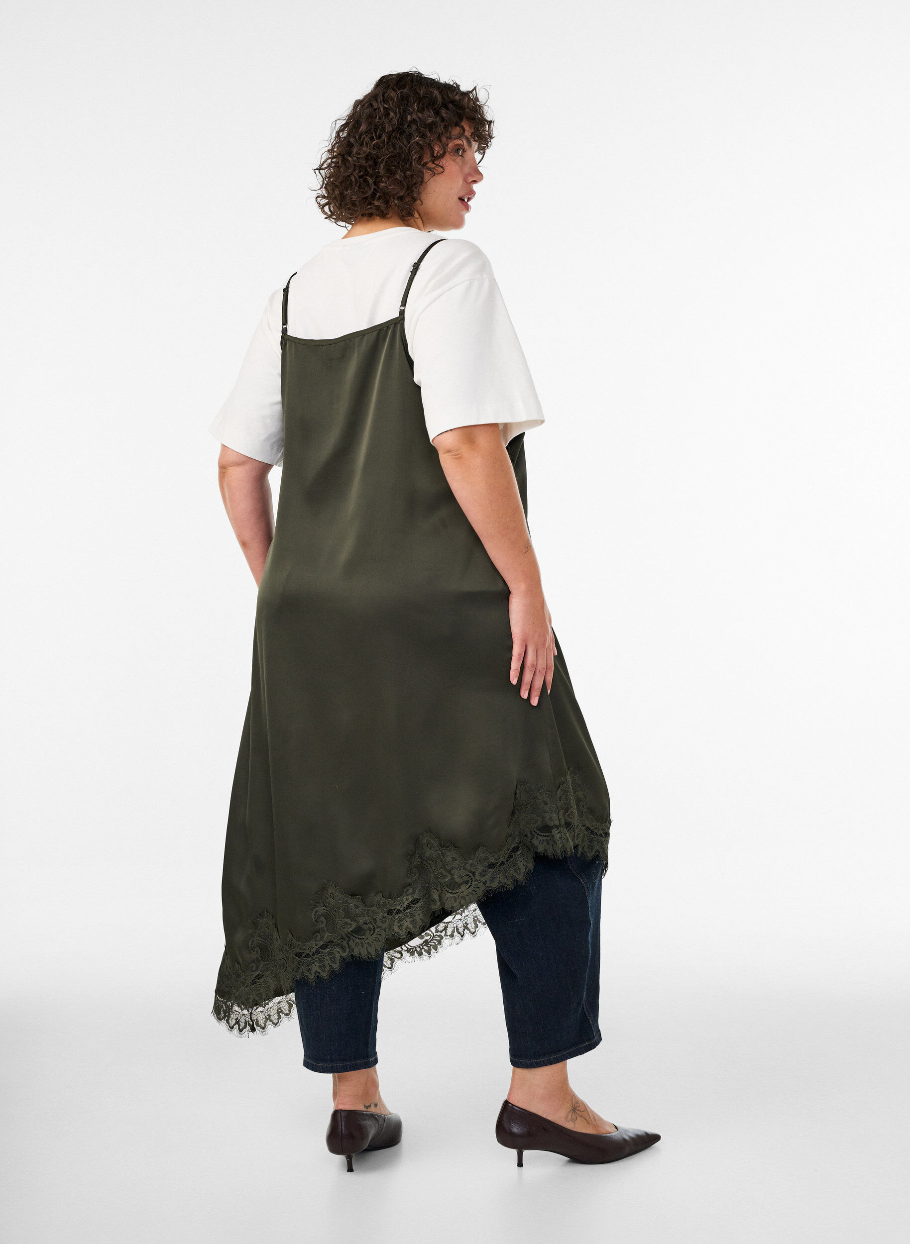ZizziSatengkjole med blonder og asymmetrisk fold, Gr&oslash;nn, Model image number 1