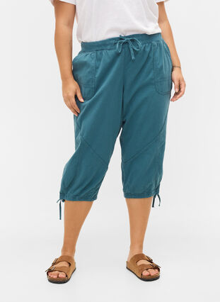Zizzi Løse capribukser i bomull, Blå, Model image number 2