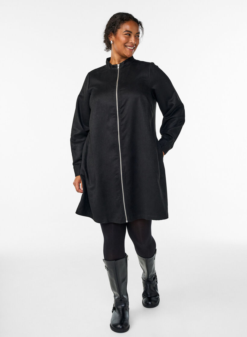 Lang skjorte i imitert semsket skinn med glidelås, Svart, Model image number 1