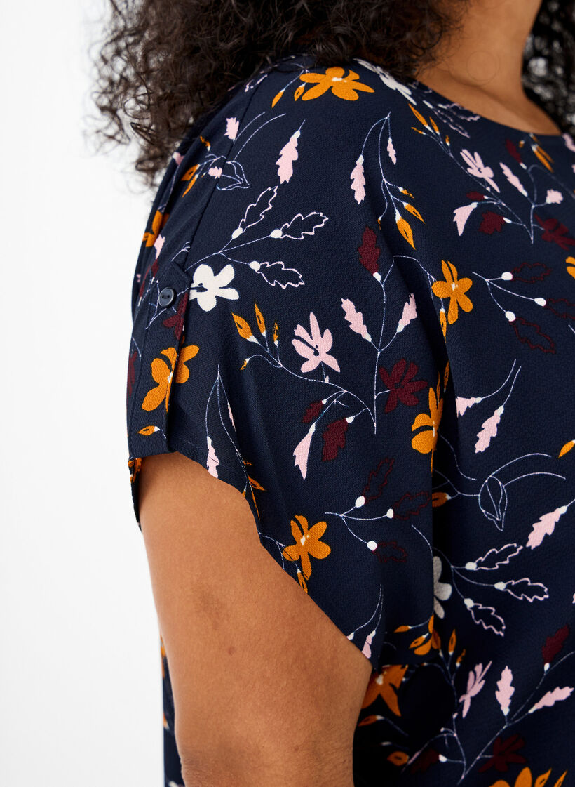 Kortermet bluse med blomstertrykk, Sky Captain Flower, Model image number 2