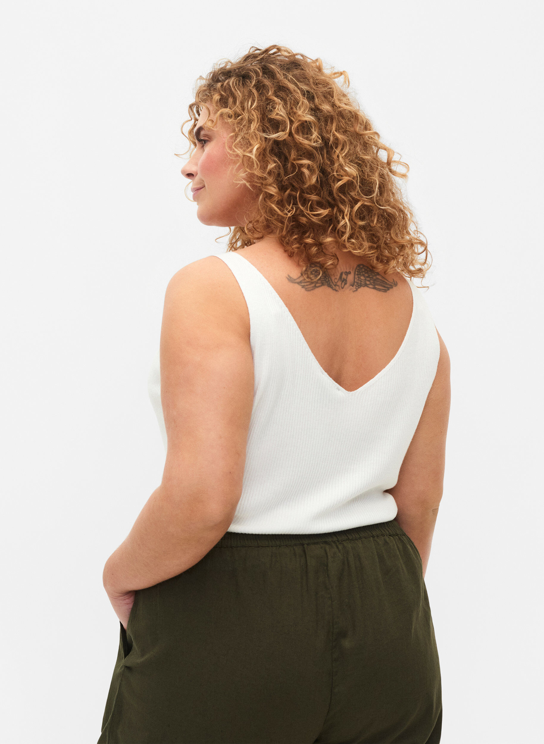 Zizzi Strikket topp med V-utskj&aelig;ring, Cloud Dancer, Model image number 1