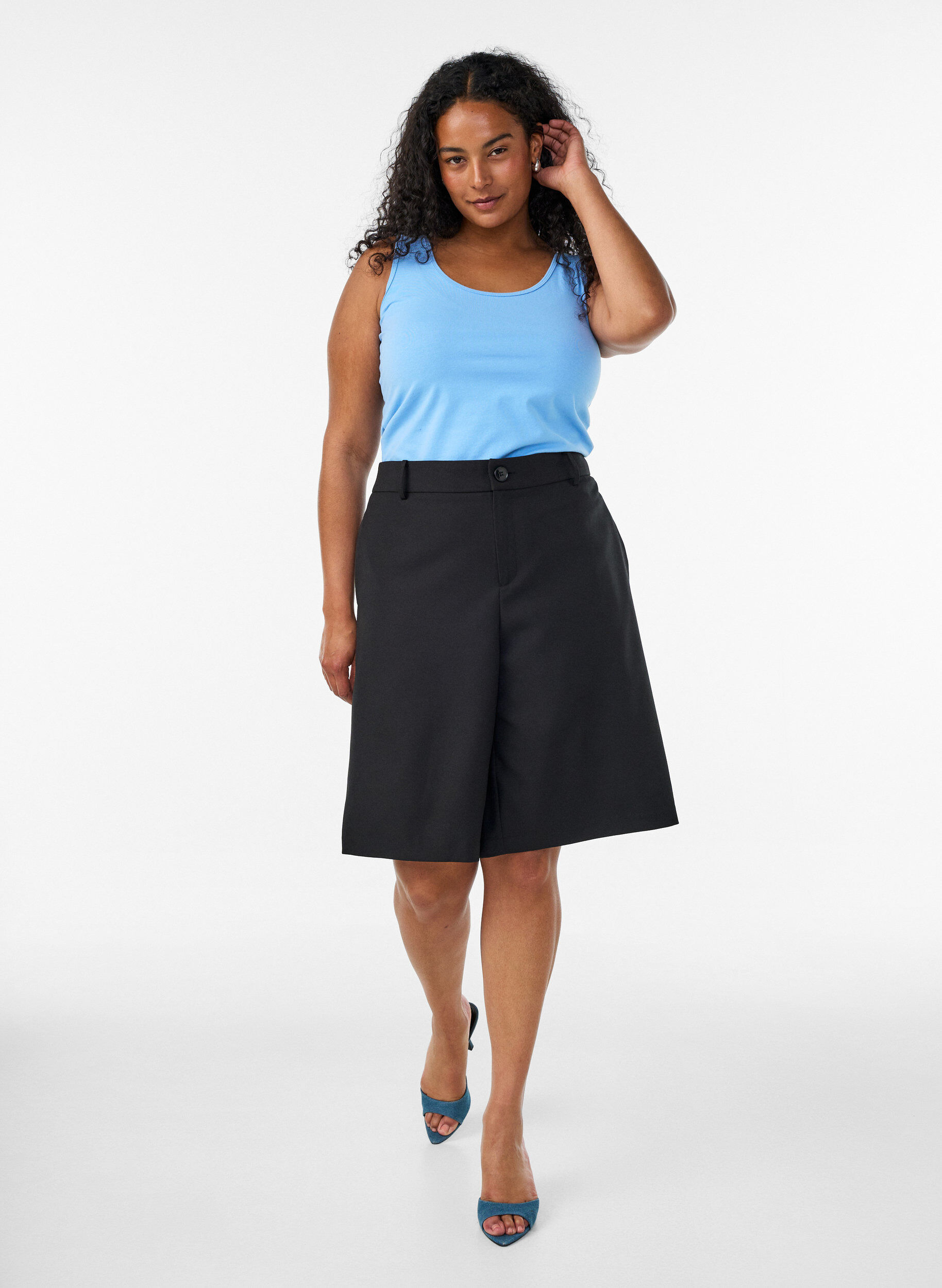 ZizziEnsfarget basic topp i bomull, Bl&aring;, Model image number 1