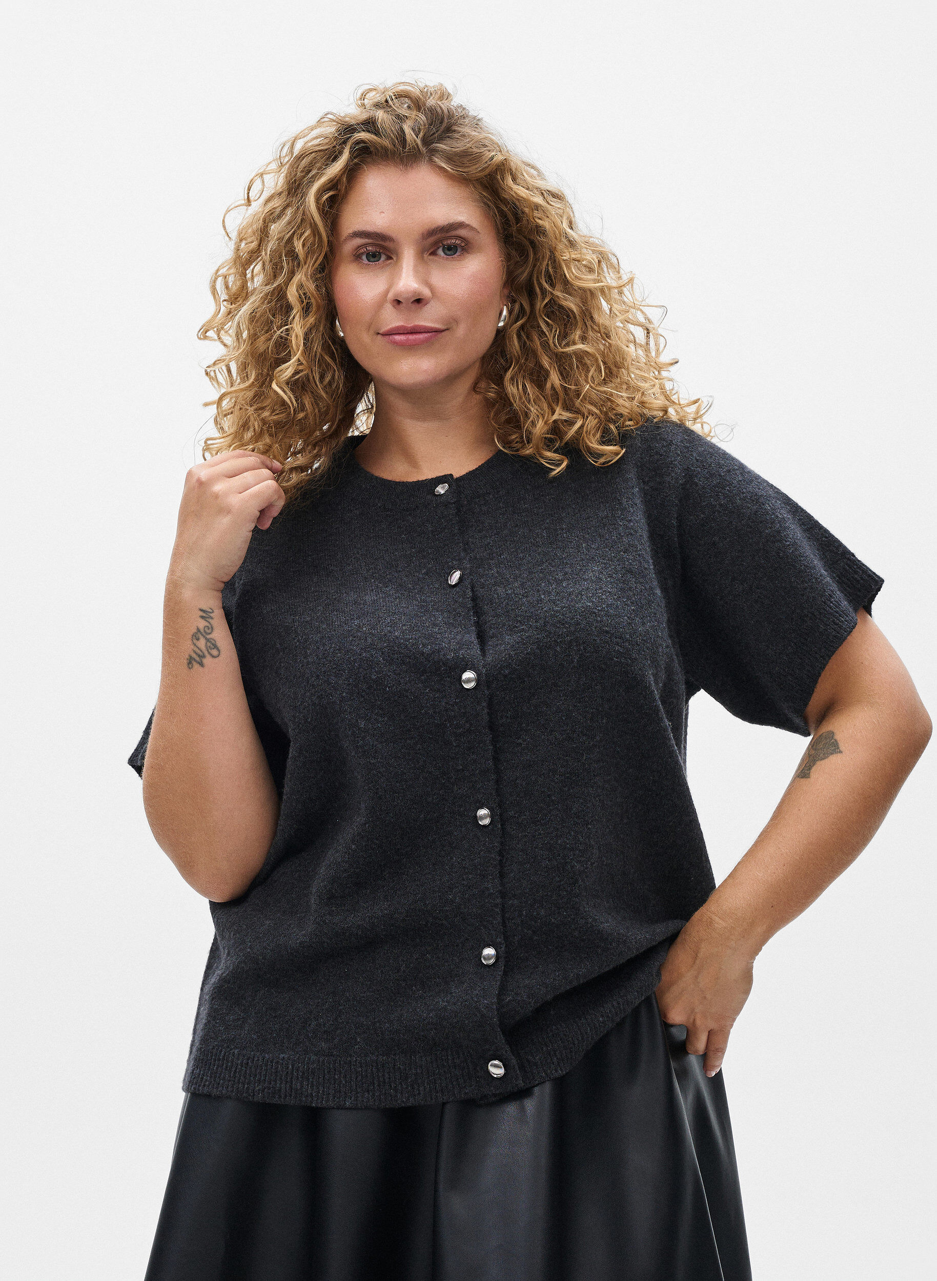 Zizzi Strikket cardigan med korte ermer, Gr&aring;, Model image number 0