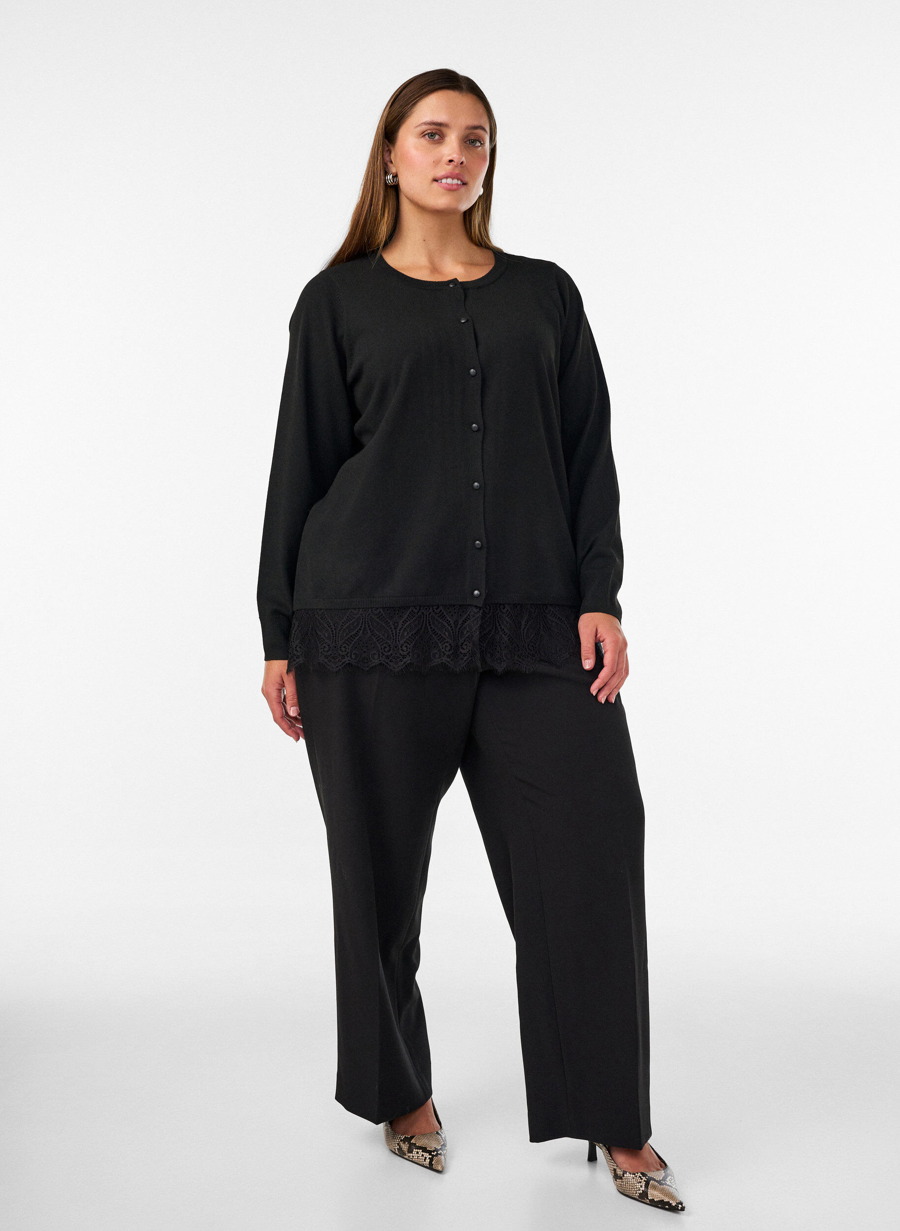 ZizziCardigan med bred blondekant, Svart, Model image number 1