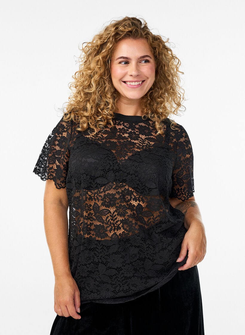 Bluse med blonder, korte ermer og rund hals, Black, Model