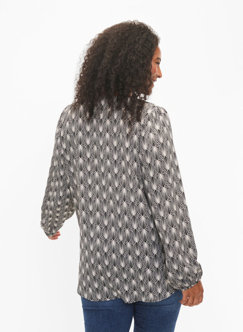 Skjortebluse med v-hals og trykk, Birch Graphic AOP, Model image number 1
