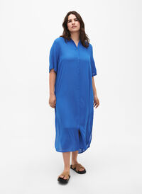 Skjortekjole i viskose med korte ermer, Victoria blue, Model