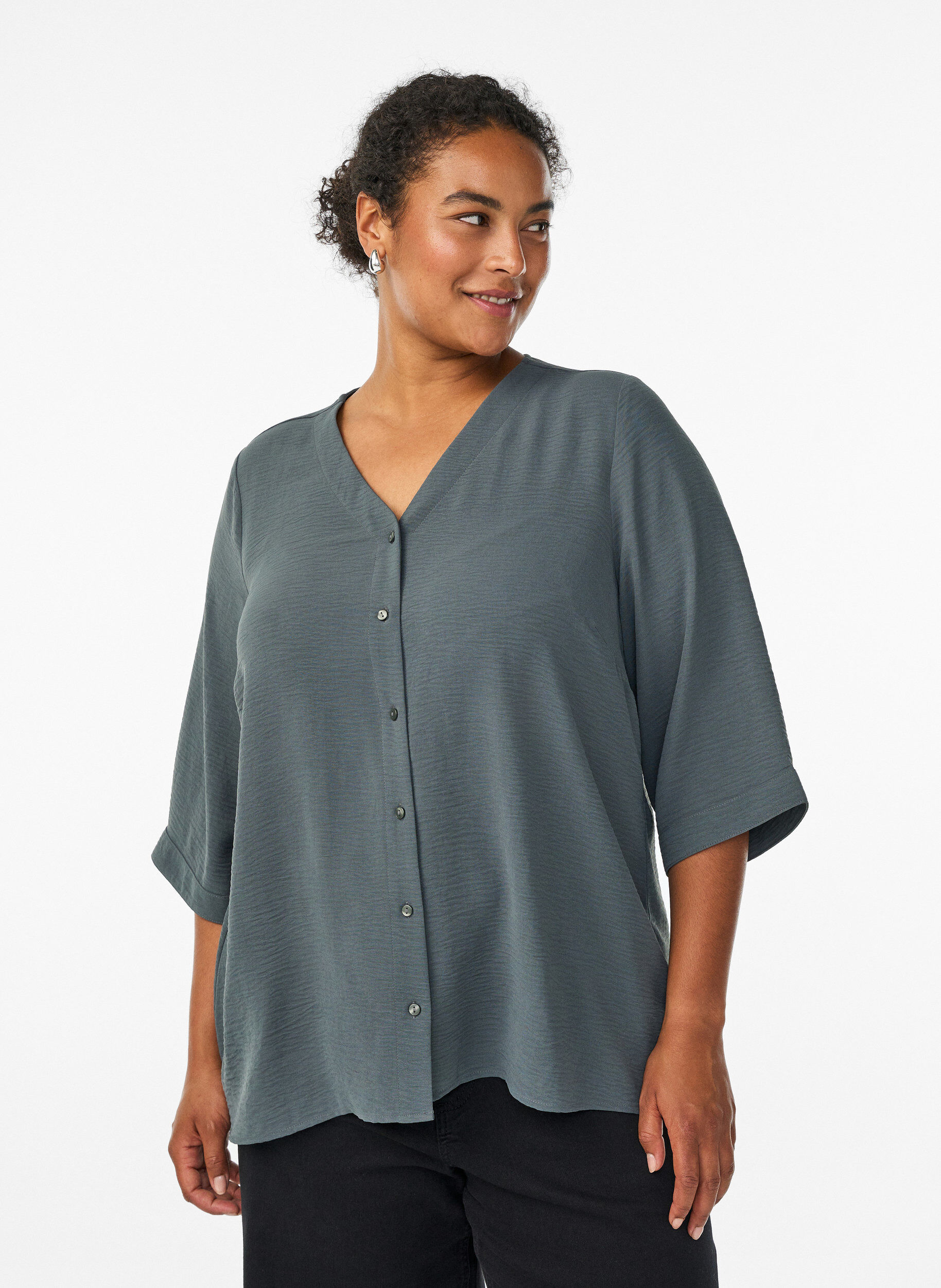 Skjortebluse med v-hals og 3/4 ermer, Gr&oslash;nn, Model
