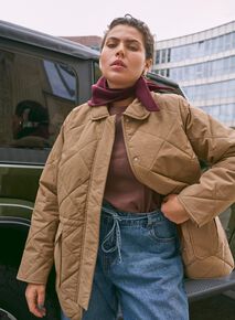 Quiltet jakke med krage og lommer,  Quiltet jakke med krage og lommer, , Model