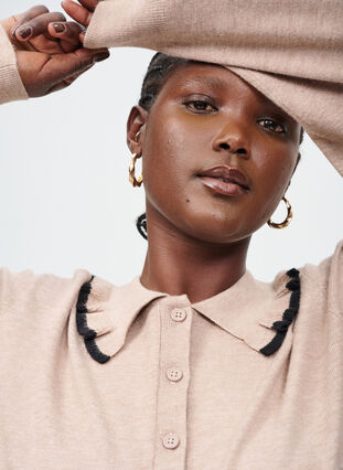 Zizzi Strikkebluse med kruset polokrage, Beige, Image image number 0