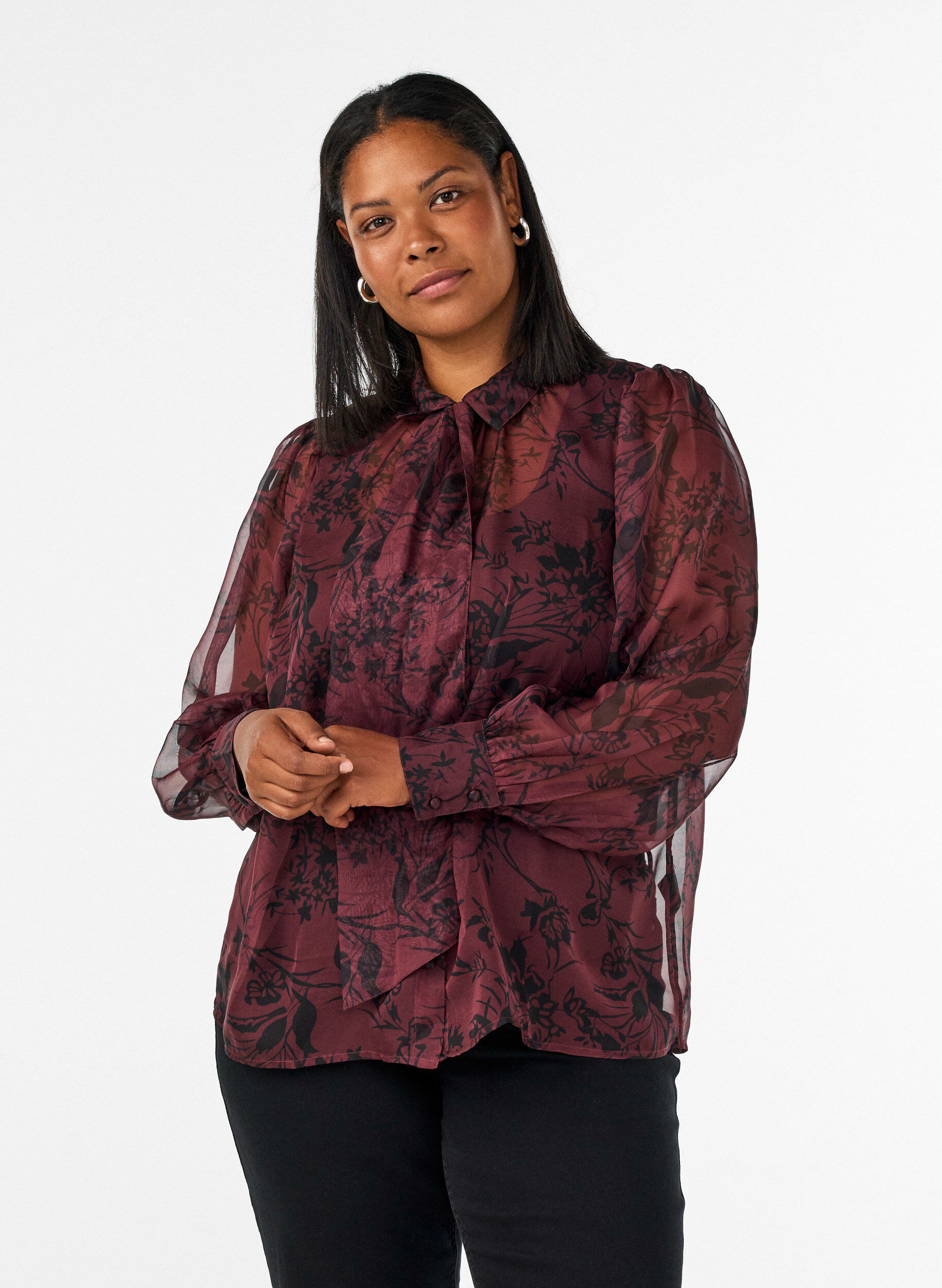 ZizziGjennomsiktig skjortebluse med blomsterm&oslash;nster og knytedetalj, M&oslash;rk Bordeaux, Model image number 0