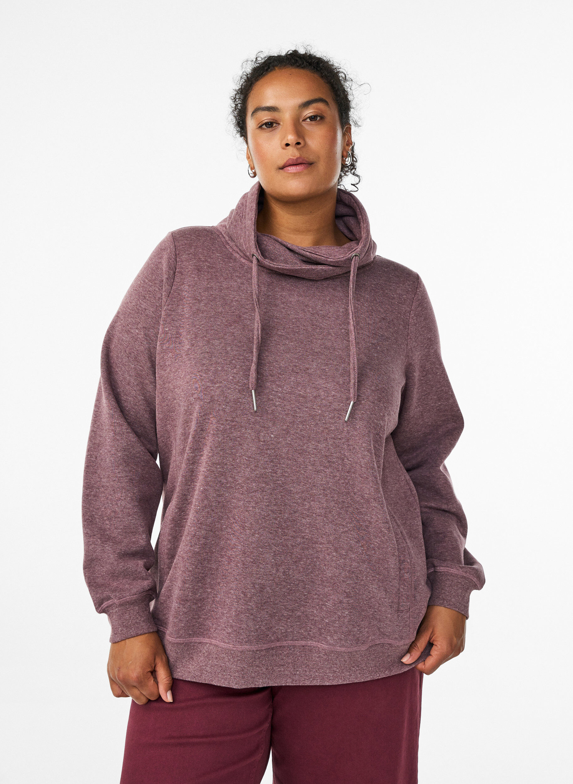 Genser med h&oslash;y hals og lommer, R&oslash;d, Model