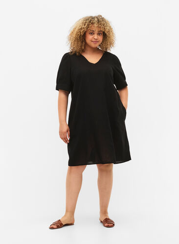 Kjole med V-hals i bomullsmiks med lin, Black, Model image number 2