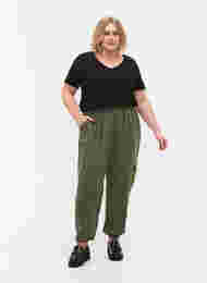 Ensfargede cargobukser med store lommer, Black Olive, Model