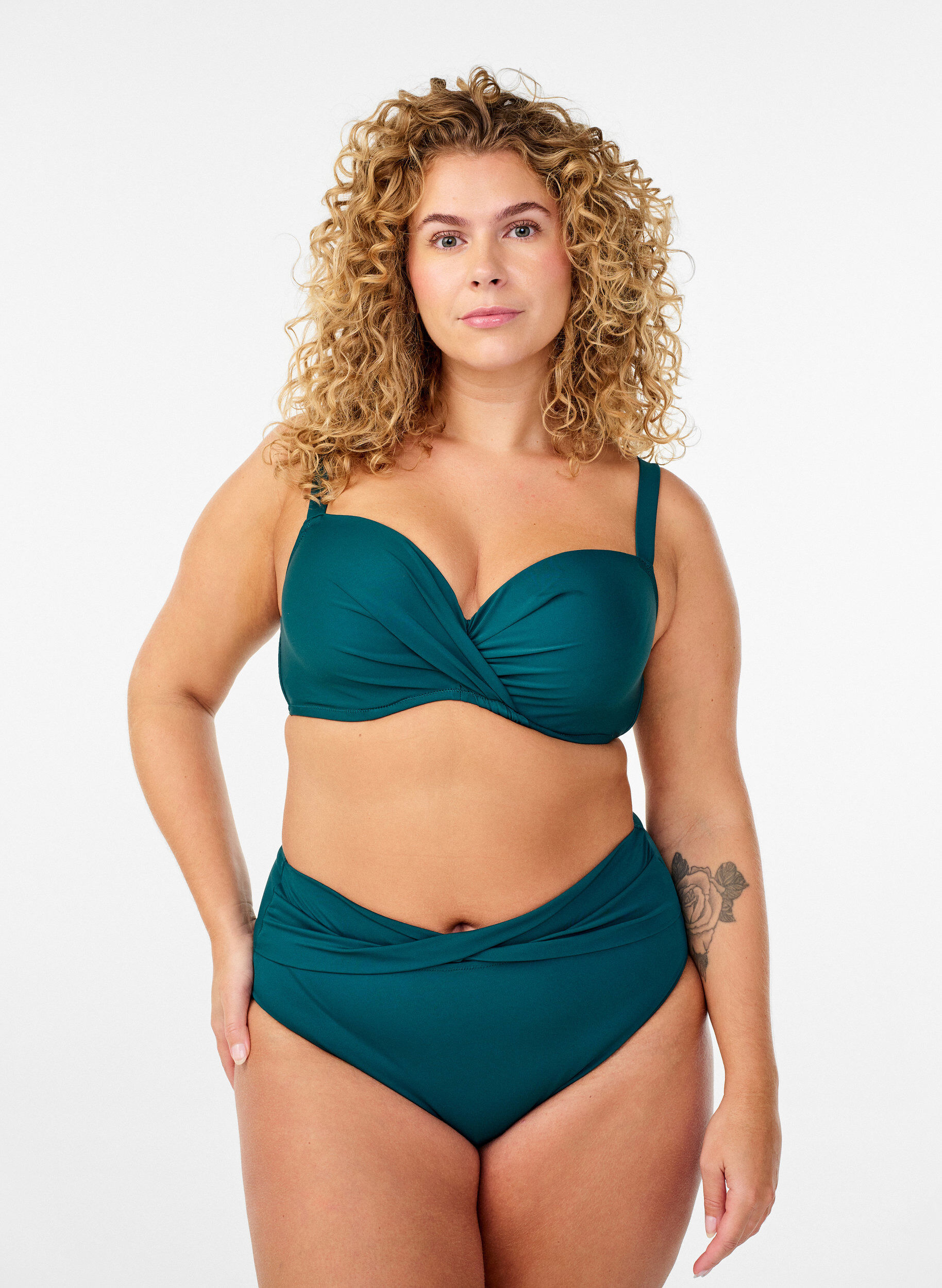ZizziBikinioverdel med b&oslash;yle og drapering, Gr&oslash;nn, Model image number 1