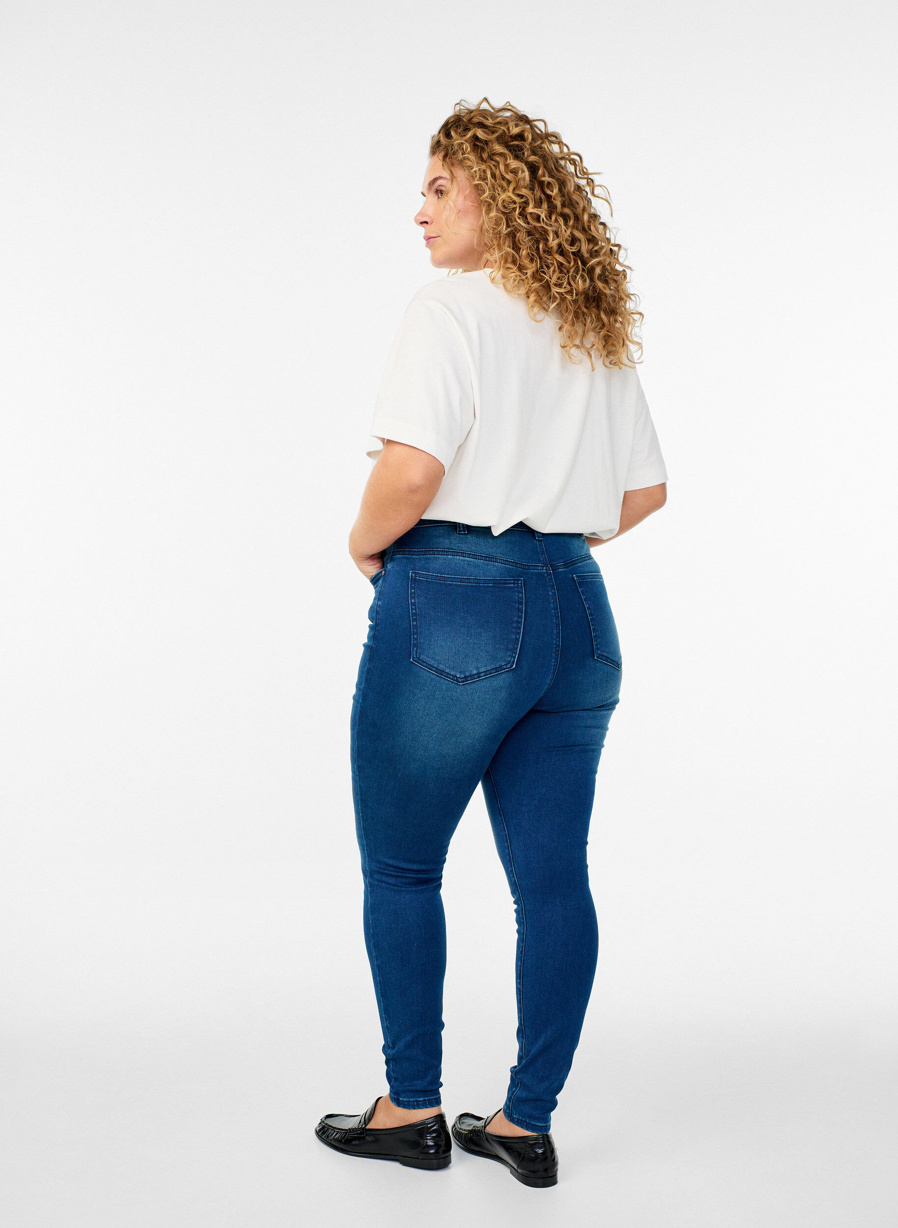 Zizzi Super slim Amy jeans med h&oslash;y midje, Bl&aring;, Model image number 1