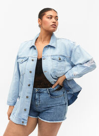 Løs denimjakke med slitte detaljer, Light blue denim, Model