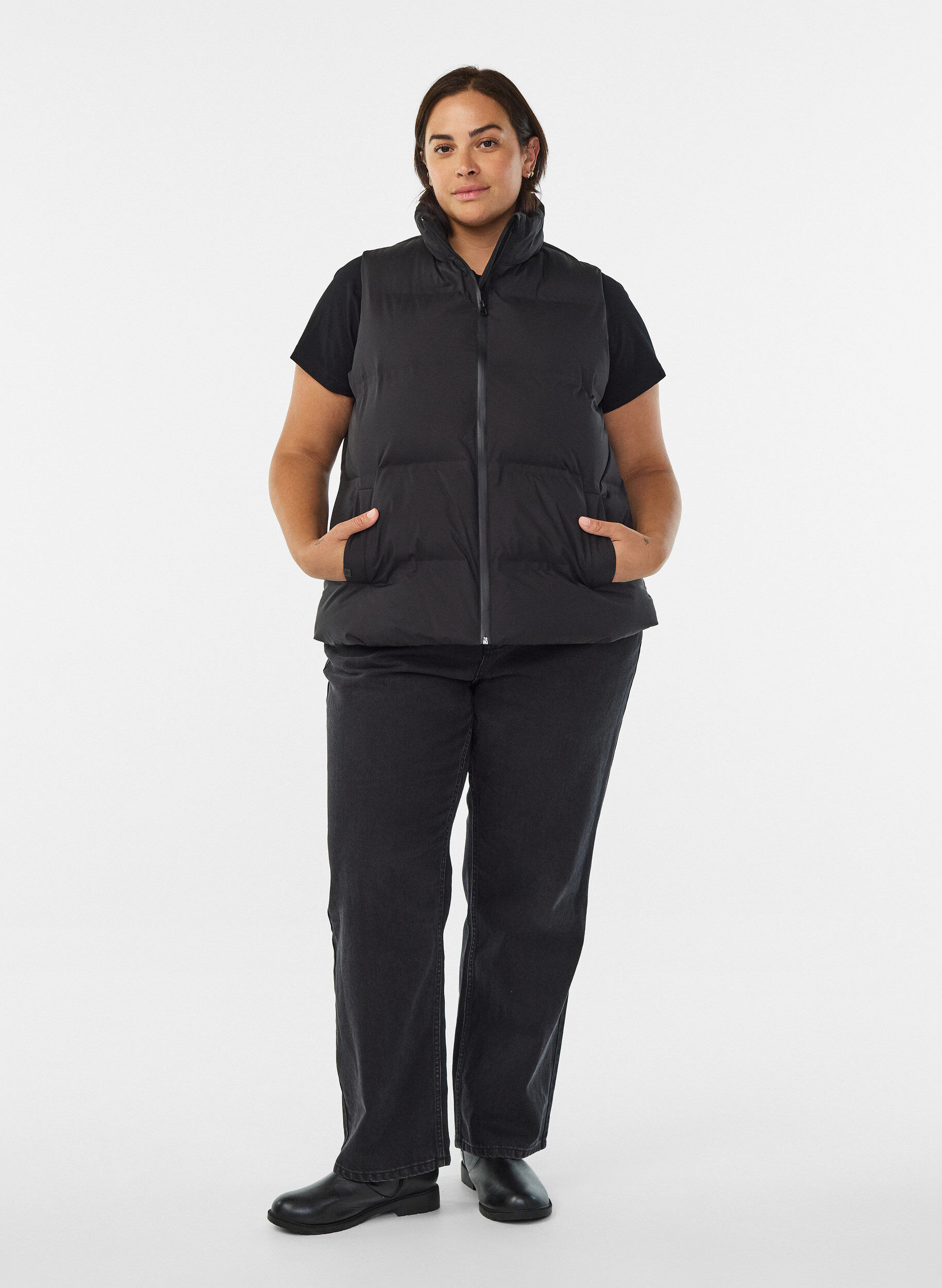 ZizziKort puffvest med h&oslash;y krage, Svart, Model image number 1