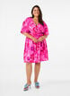 Knelang kjole med blomstertrykk og omslags-look, Pink Rose AOP, Model image number 1