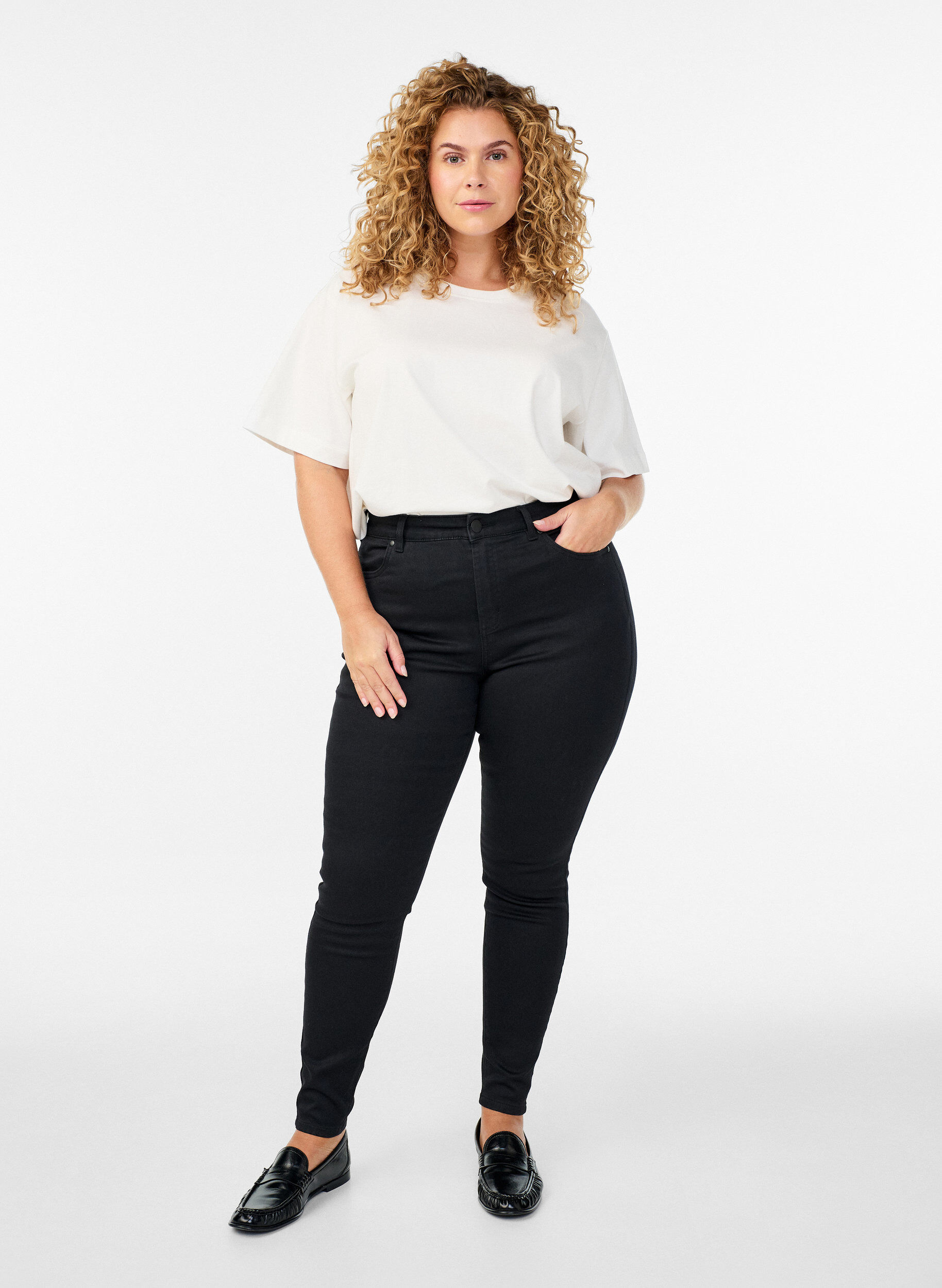 Super slim Amy jeans med h&oslash;y midje, Svart, Model