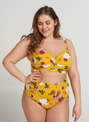 Bikinitruse med blomstermønster og høyt liv, Yellow Flower Print, Model image number 1