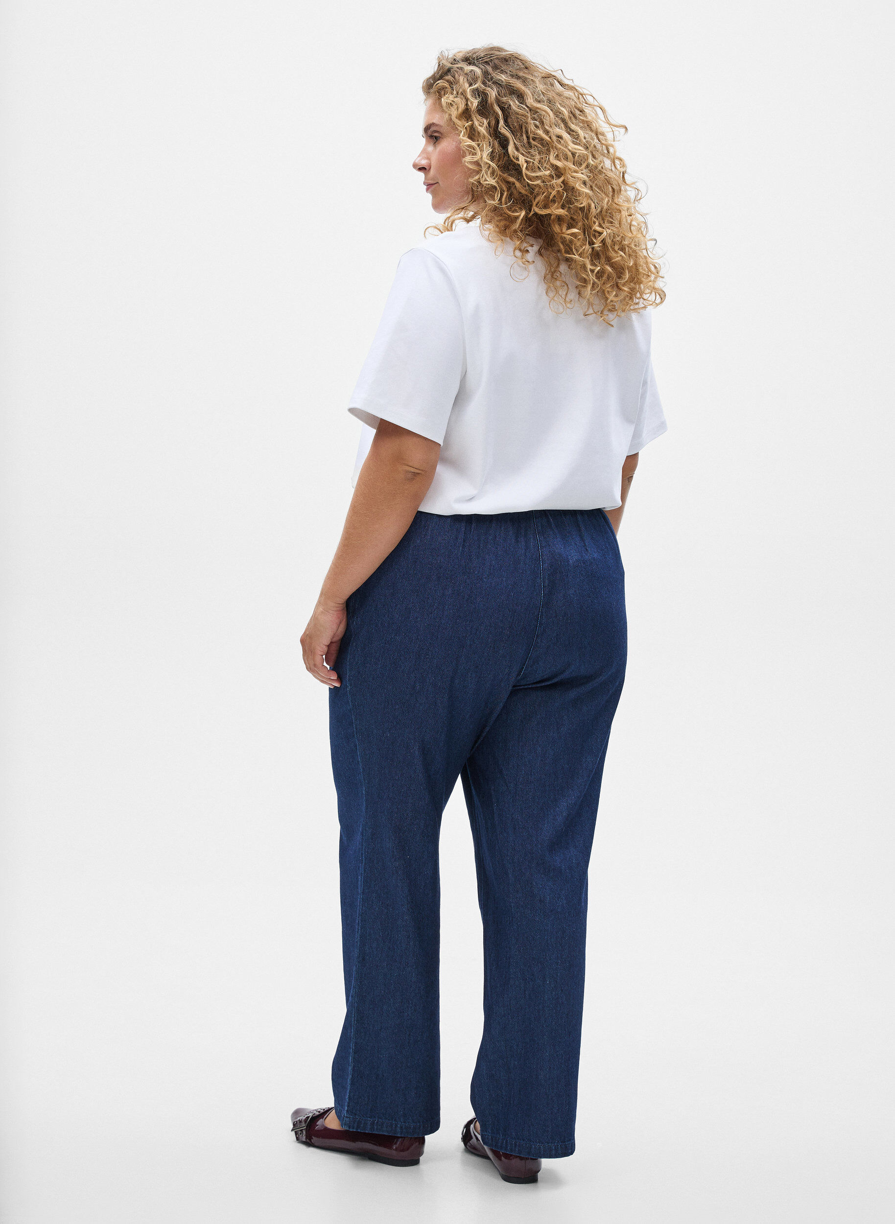 ZizziJeans med rett passform og elastisk linning, Bl&aring;, Model image number 1