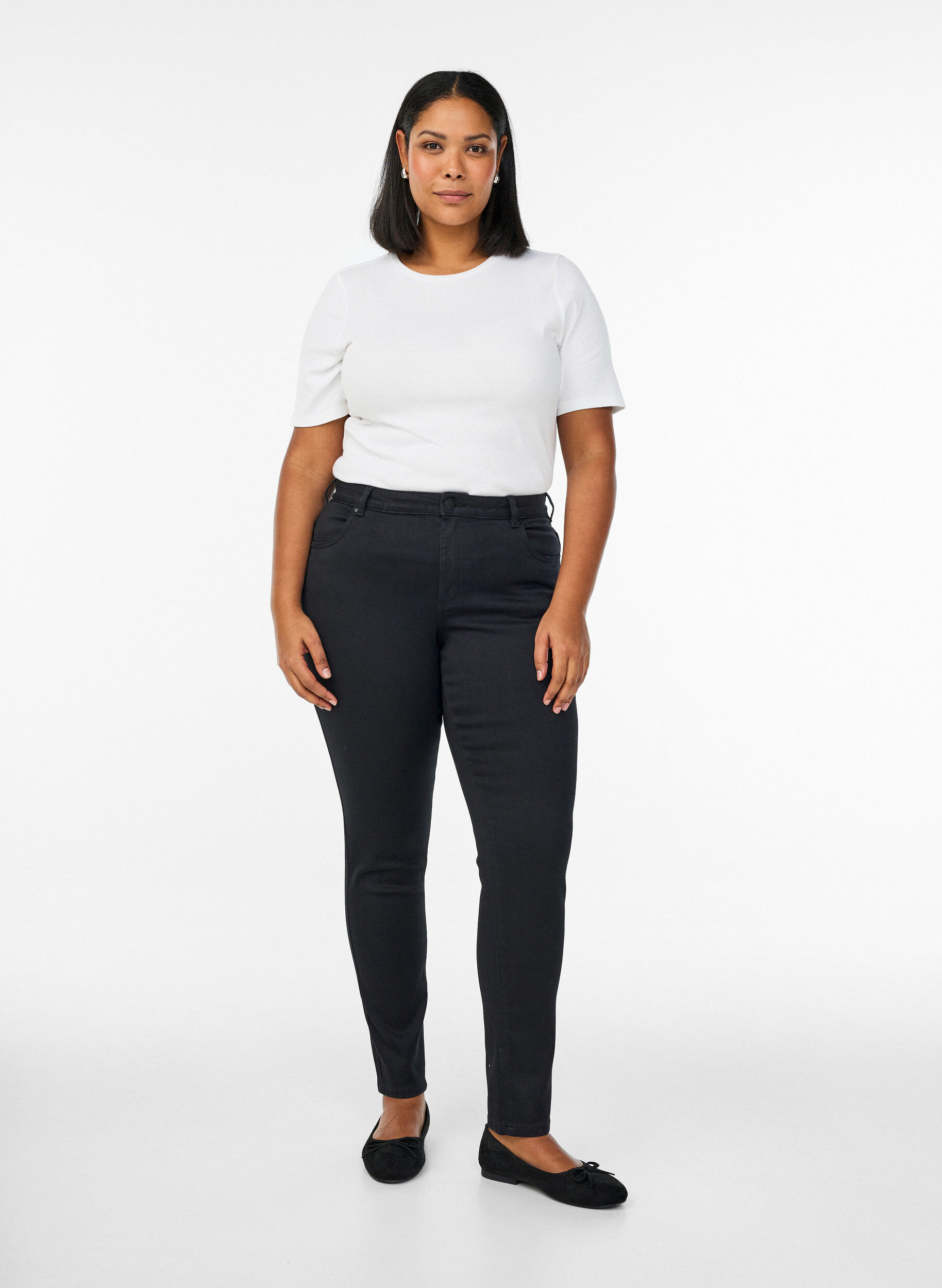 Slim fit Emily jeans med normal midje, Svart, Model
