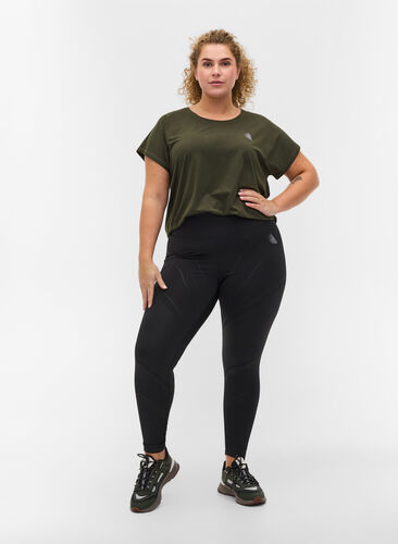 Ensfarget t-skjorte til trening, Forest Night, Model image number 2