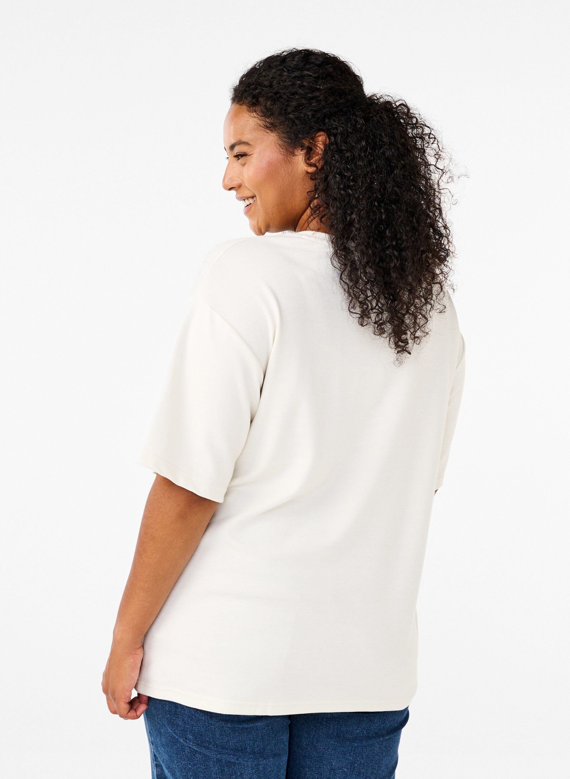 Zizzi T-skjorte med strass og rund hals, Hvit, Model image number 2