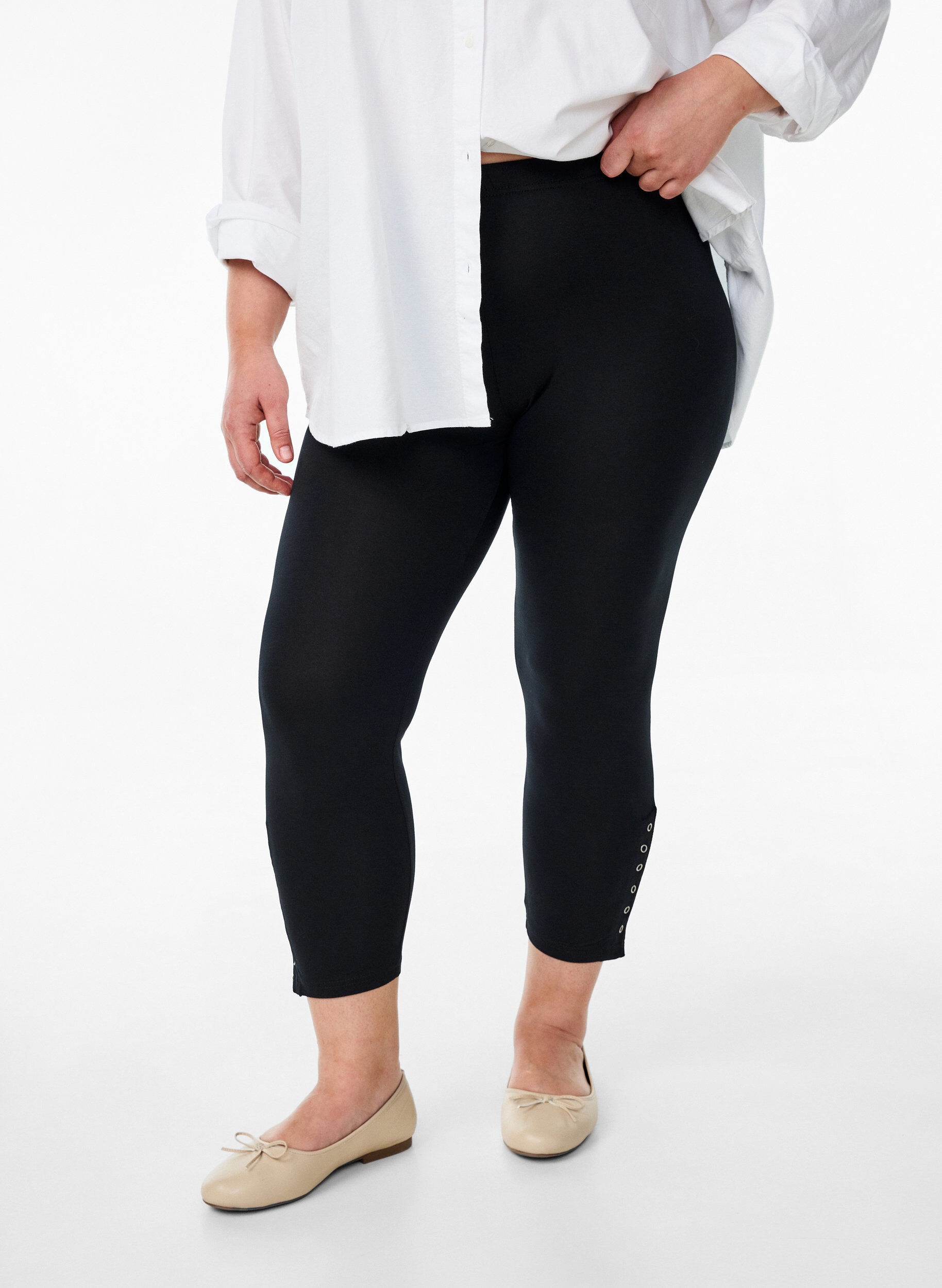 3/4-leggings med knapper, Svart, Model