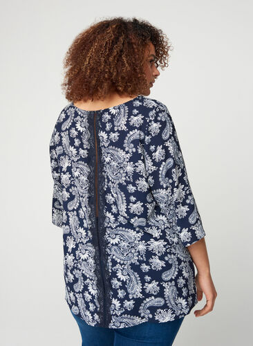Mønstrete bluse med blonderygg og 3/4-ermer, Night Sky/Paisley, Model image number 1