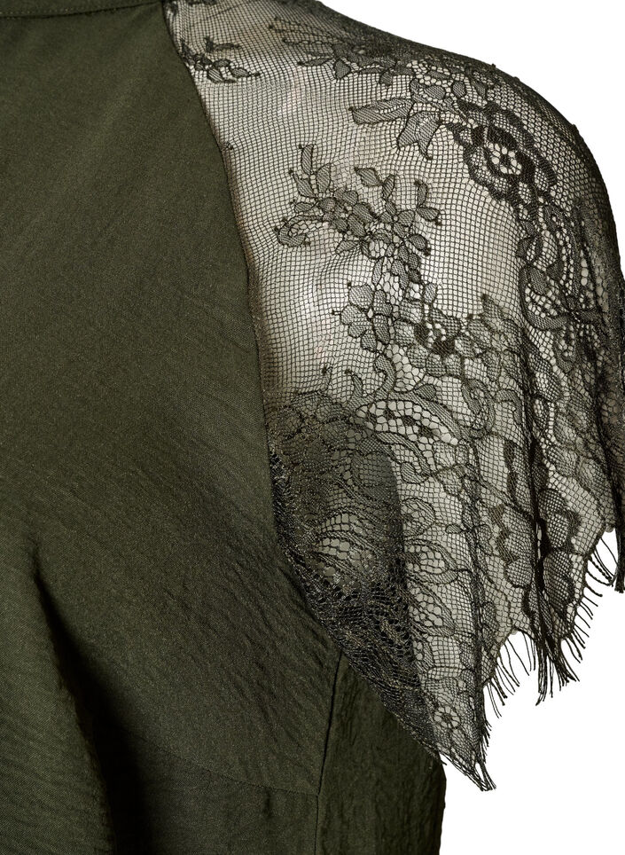 Bluse med korte blondeermer og h&oslash;y hals, Gr&oslash;nn, Packshot image number 3