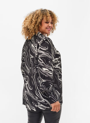 Langermet viskoseskjorte med mønster, Black Swirl AOP, Model image number 1