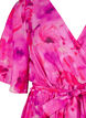 Knelang kjole med blomstertrykk og omslags-look, Pink Rose AOP, Packshot image number 2