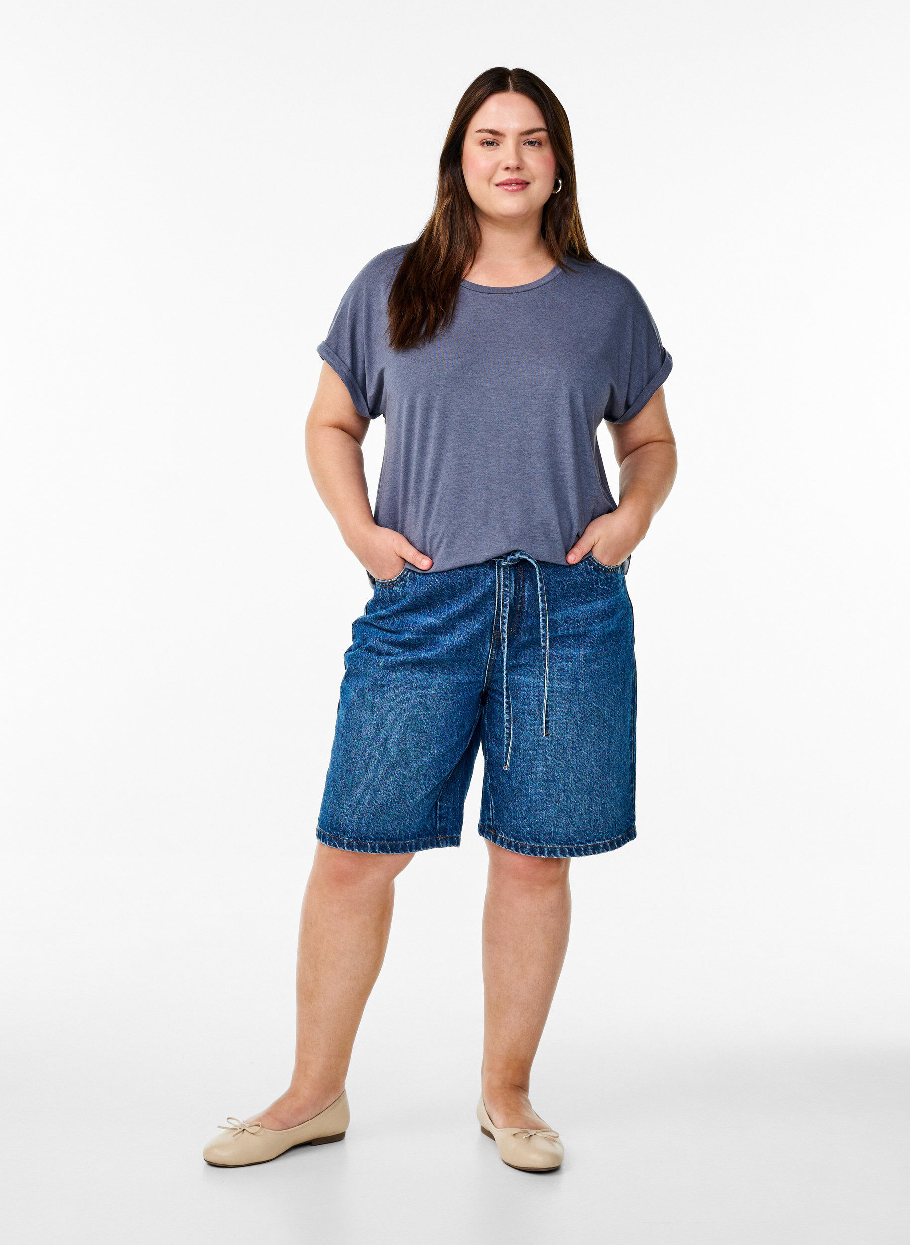 Zizzi Loose t-skjorte med rund hals, Bl&aring;, Model image number 1