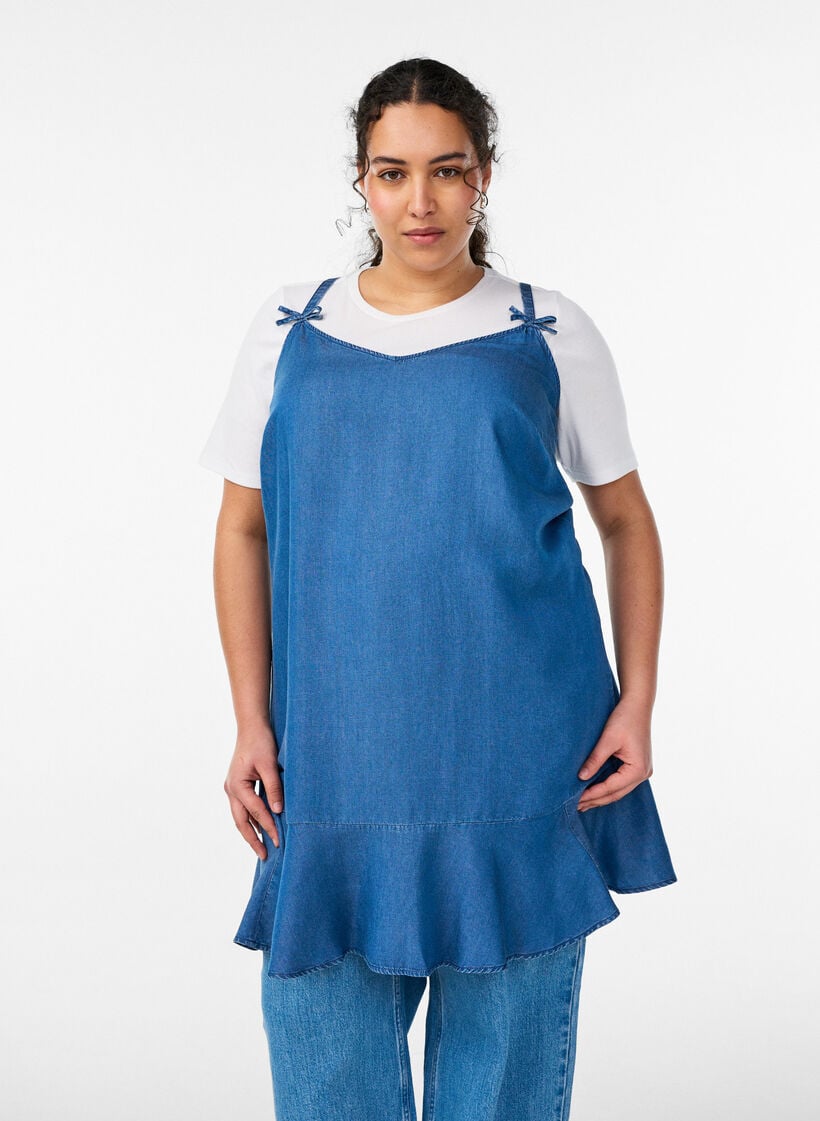 Knelang stroppekjole i TENCEL&trade; Lyocell med denimlook, Bl&aring;, Model image number 0