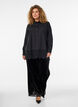 Loose skjorte med bred blondekant, Svart, Model image number 1