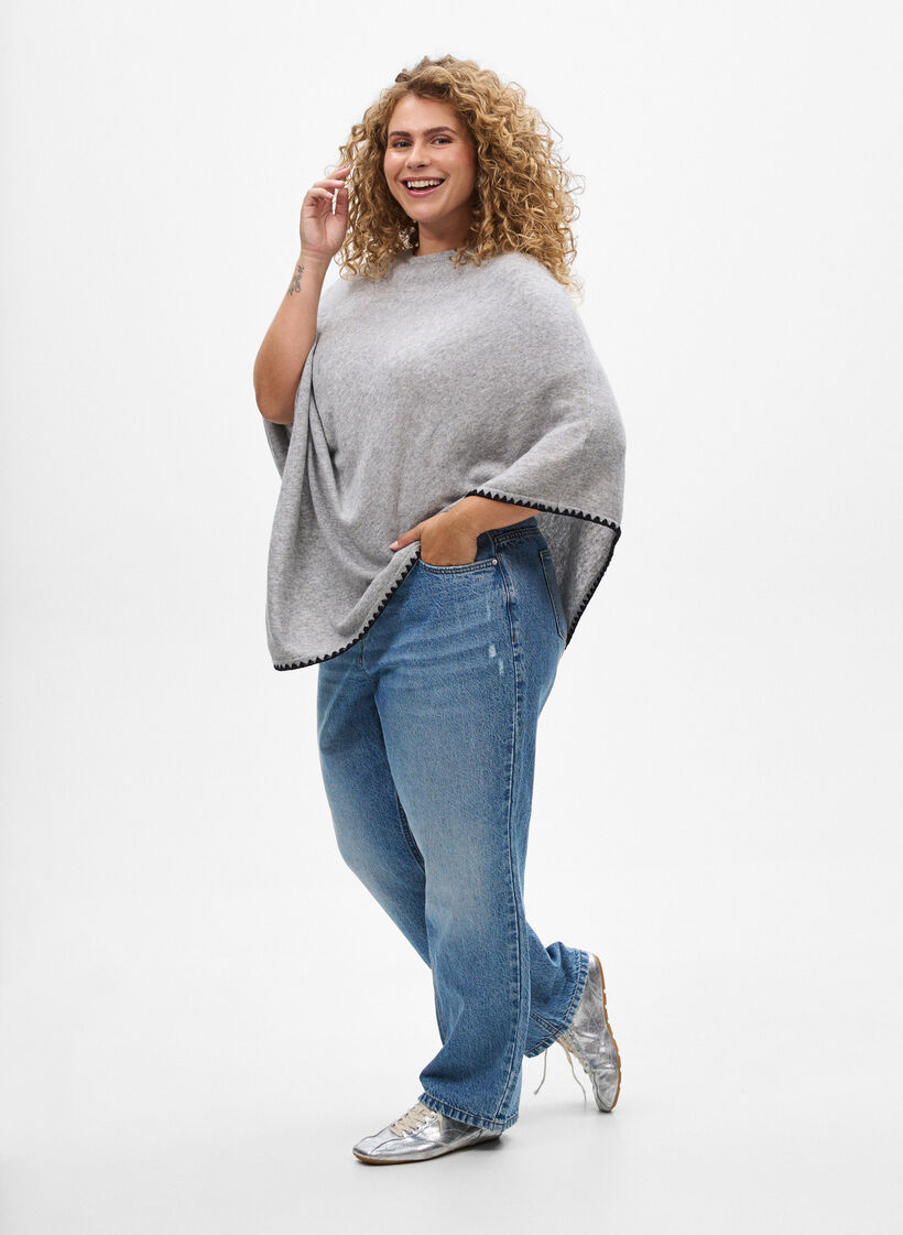 Finstrikket poncho, Light Grey Melange, Model
