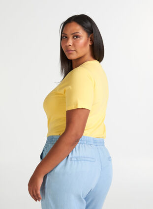 Basis t-skjorte, Lemon Drop, Model image number 1