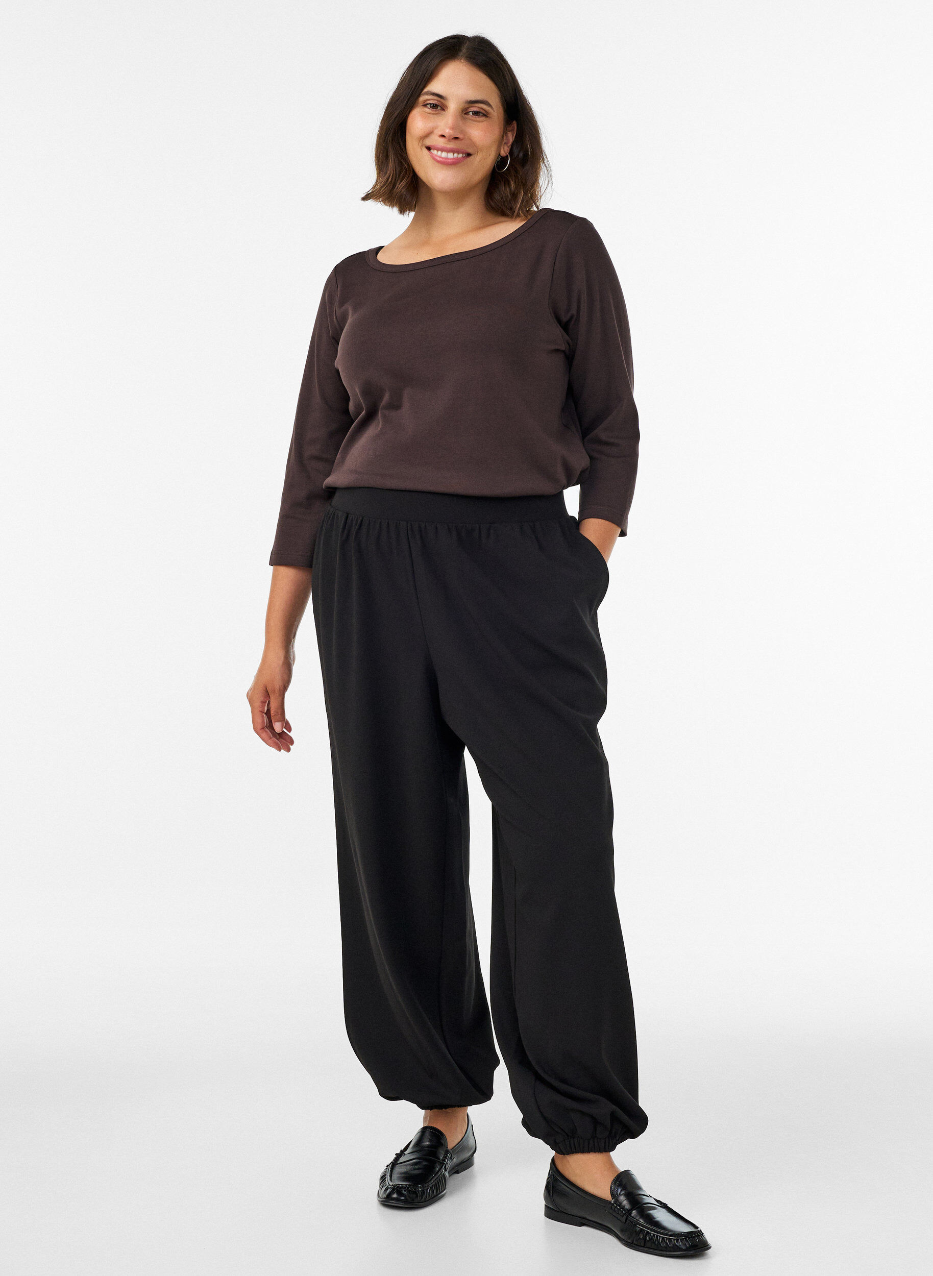 ZizziBasis-T-skjorte med b&aring;thals og 3/4-ermer, Brun, Model image number 1