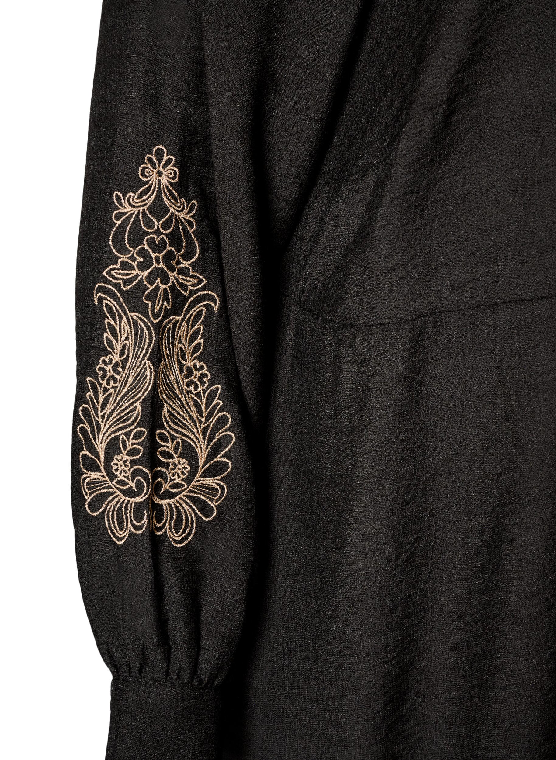 ZizziViskosekjole med broderi og lagdelte volanger, Svart, Packshot image number 3