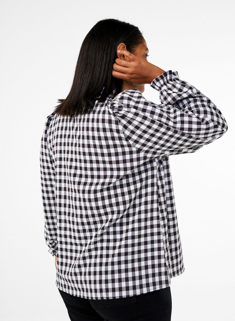 Rutete bluse med volangdetaljer, Black/W. Gingham, Model image number 1
