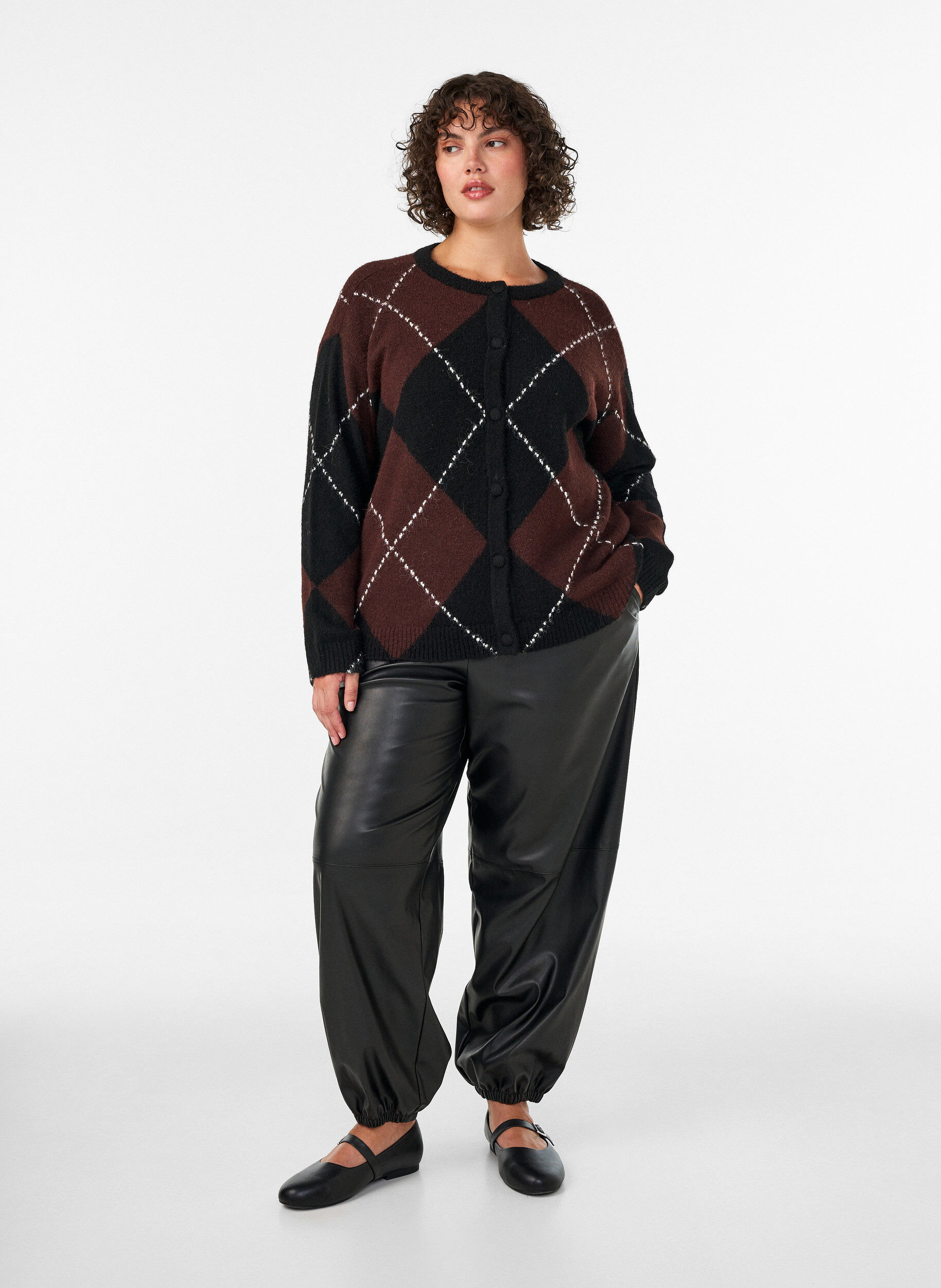 ZizziCardigan med argyle-m&oslash;nster, Svart, Model image number 1