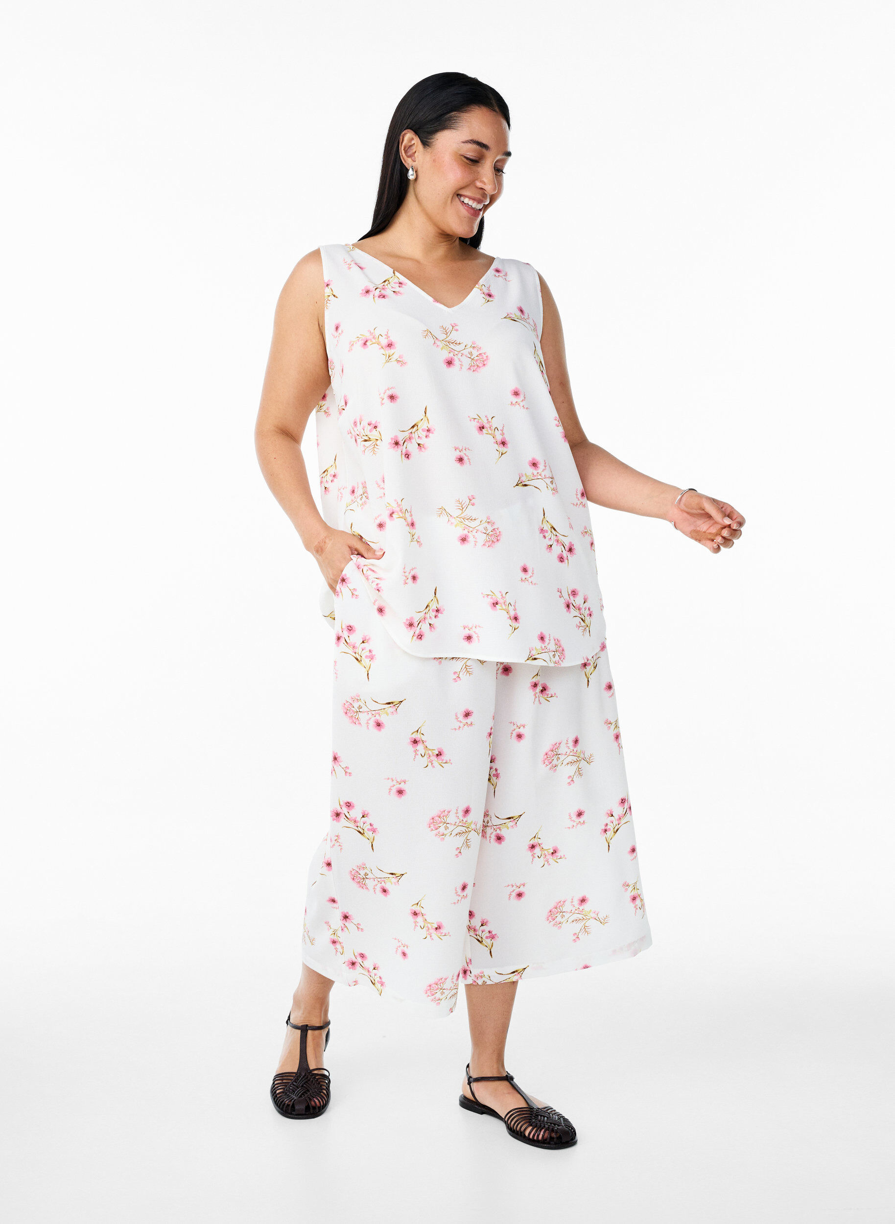 Zizzi Topp med trykk og V-hals, Hvit, Model image number 1